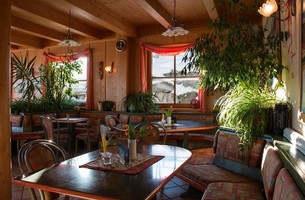 Almcafe Schnakenhöhe Maria Rain Gasthof
